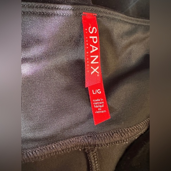 Spanx Velvet Sculpting High Waist Leggings 2070 Black Size M - Picture 4 of 6